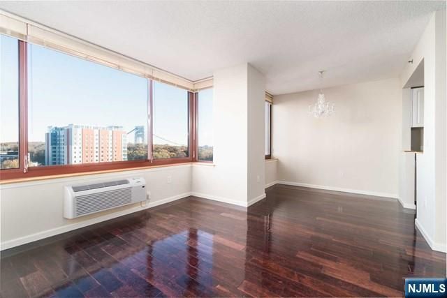100 Old Palisade Road 2011, Fort Lee, NJ 07024
