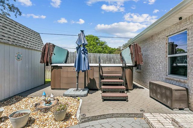605 Wild Heron Way, Pensacola, FL 32506