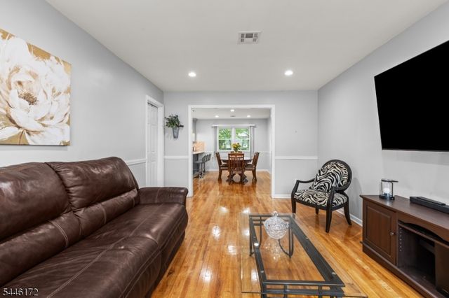 689 Gates Ter, Union Twp., NJ 07083