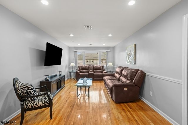 689 Gates Ter, Union Twp., NJ 07083