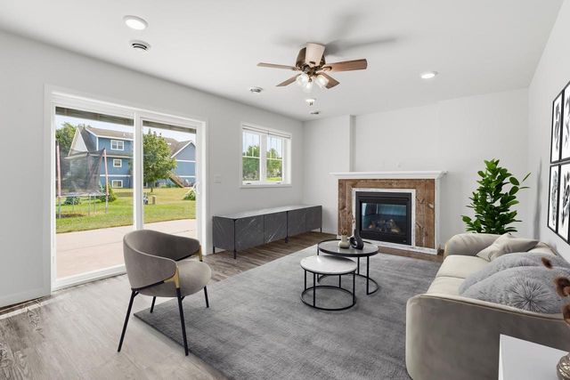 233 Greenway Circle, Deerfield, WI 53531