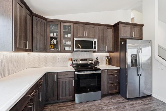 233 Greenway Circle, Deerfield, WI 53531