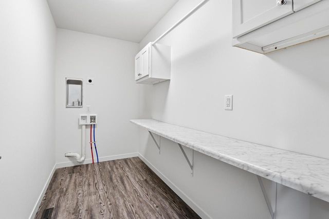 233 Greenway Circle, Deerfield, WI 53531