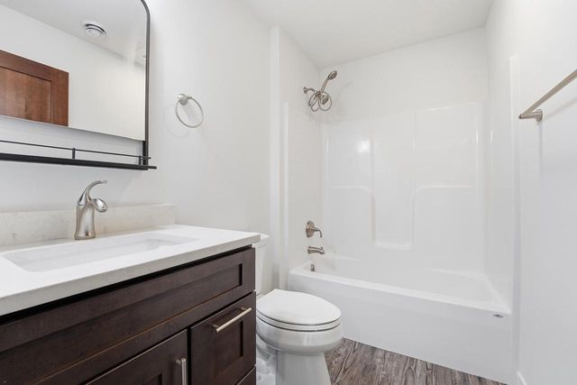 233 Greenway Circle, Deerfield, WI 53531