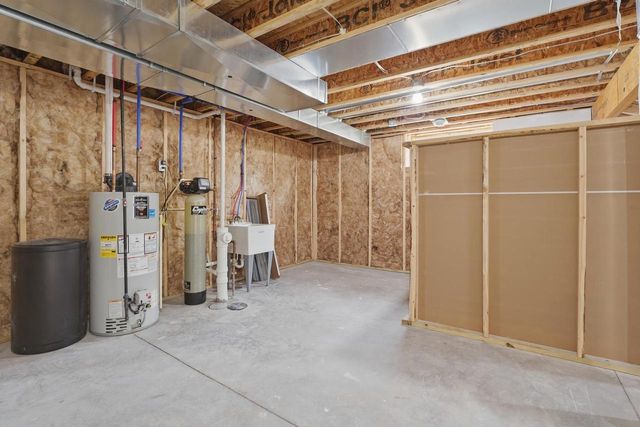 233 Greenway Circle, Deerfield, WI 53531