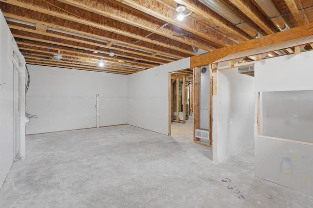 233 Greenway Circle, Deerfield, WI 53531