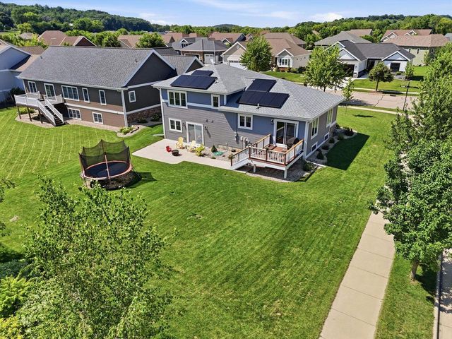 233 Greenway Circle, Deerfield, WI 53531