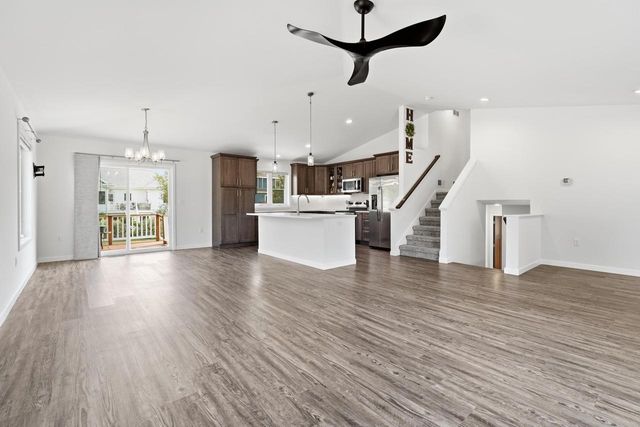 233 Greenway Circle, Deerfield, WI 53531