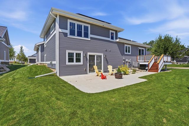 233 Greenway Circle, Deerfield, WI 53531