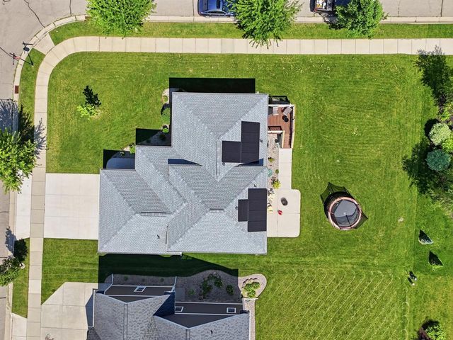 233 Greenway Circle, Deerfield, WI 53531