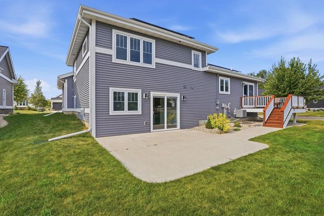 233 Greenway Circle, Deerfield, WI 53531