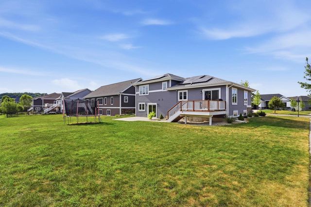 233 Greenway Circle, Deerfield, WI 53531