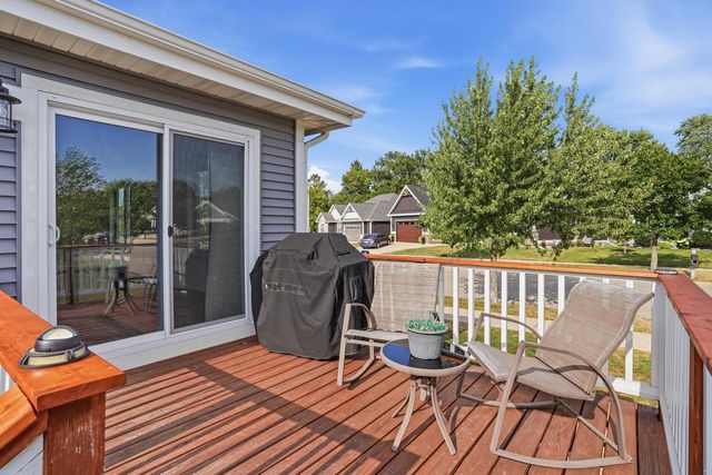 233 Greenway Circle, Deerfield, WI 53531
