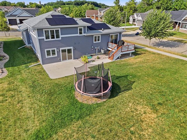 233 Greenway Circle, Deerfield, WI 53531