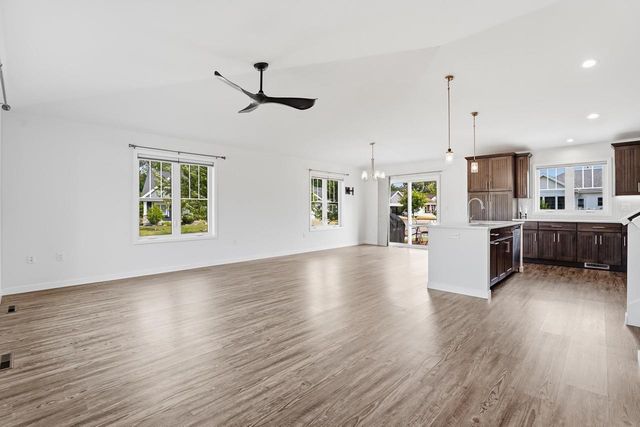 233 Greenway Circle, Deerfield, WI 53531