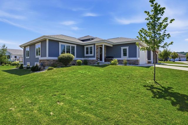 233 Greenway Circle, Deerfield, WI 53531
