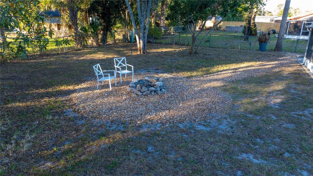 Image 11 of property listing at 4612 CHATEAU ROAD, Orlando, FL 32808