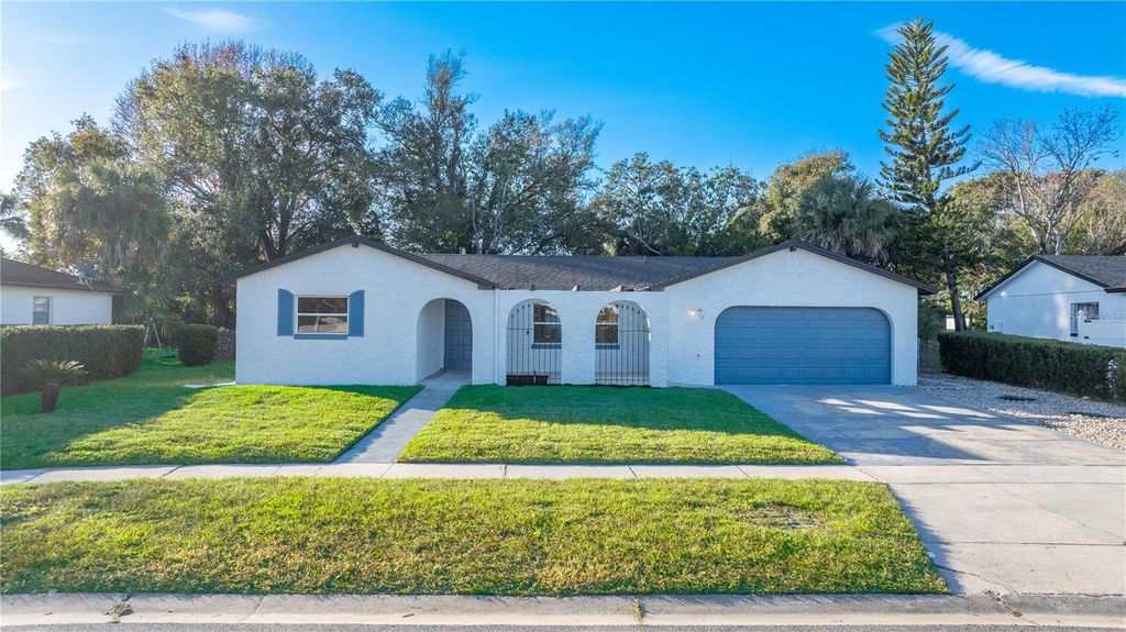 Image 13 of property listing at 4612 CHATEAU ROAD, Orlando, FL 32808