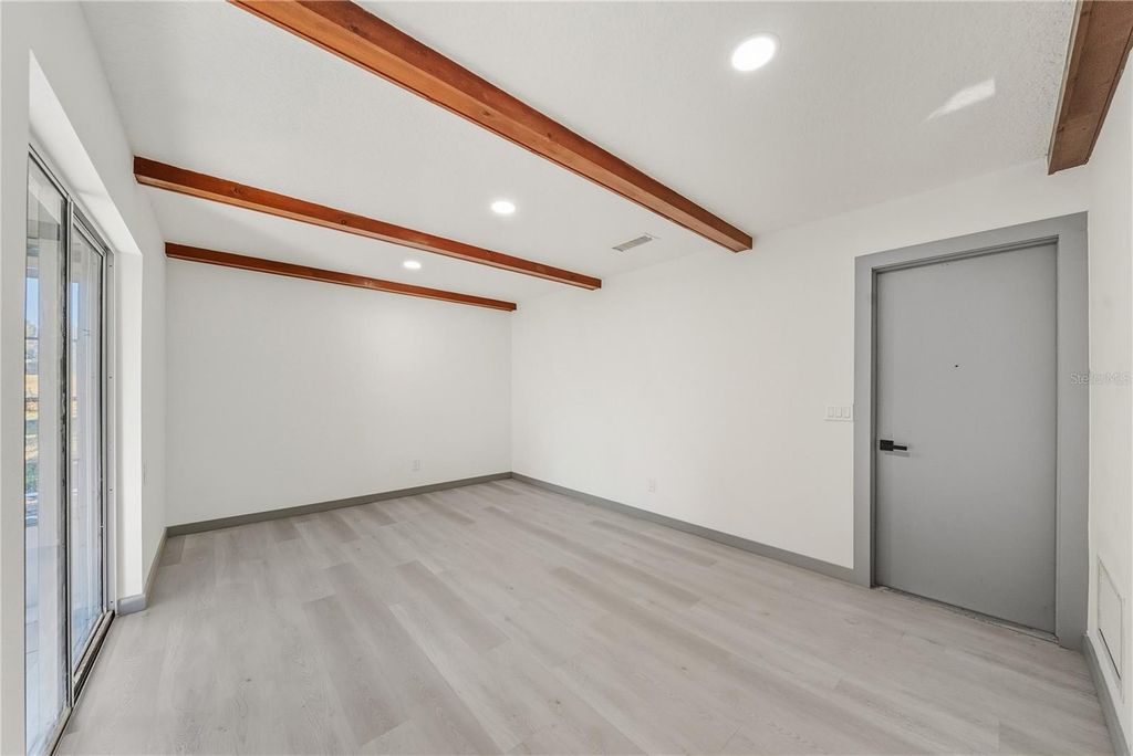 Image 17 of property listing at 4612 CHATEAU ROAD, Orlando, FL 32808