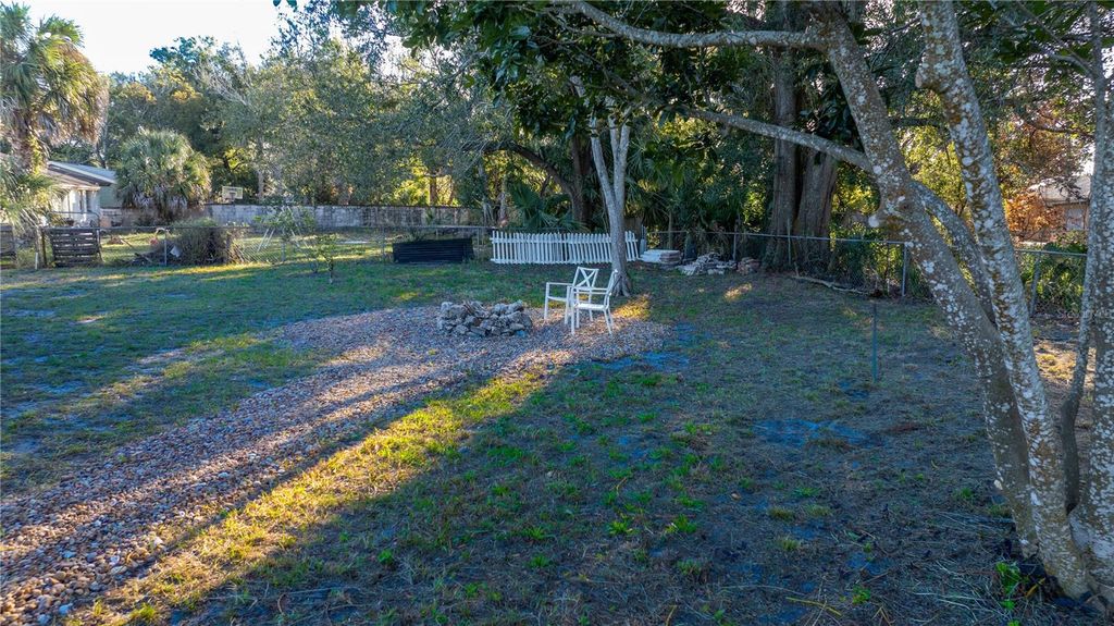 Image 23 of property listing at 4612 CHATEAU ROAD, Orlando, FL 32808