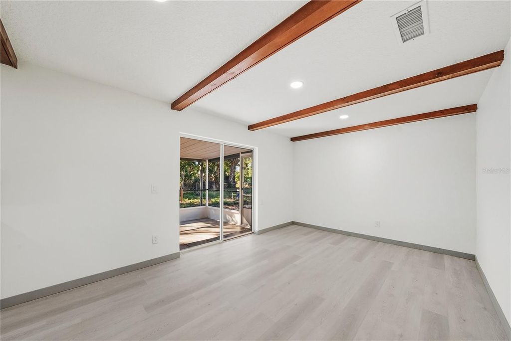 Image 4 of property listing at 4612 CHATEAU ROAD, Orlando, FL 32808