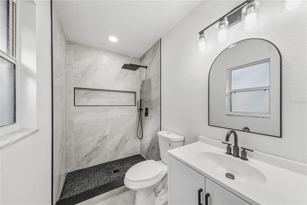 Image 6 of property listing at 4612 CHATEAU ROAD, Orlando, FL 32808