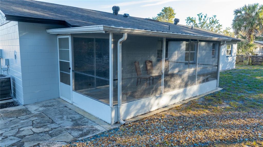 Image 8 of property listing at 4612 CHATEAU ROAD, Orlando, FL 32808