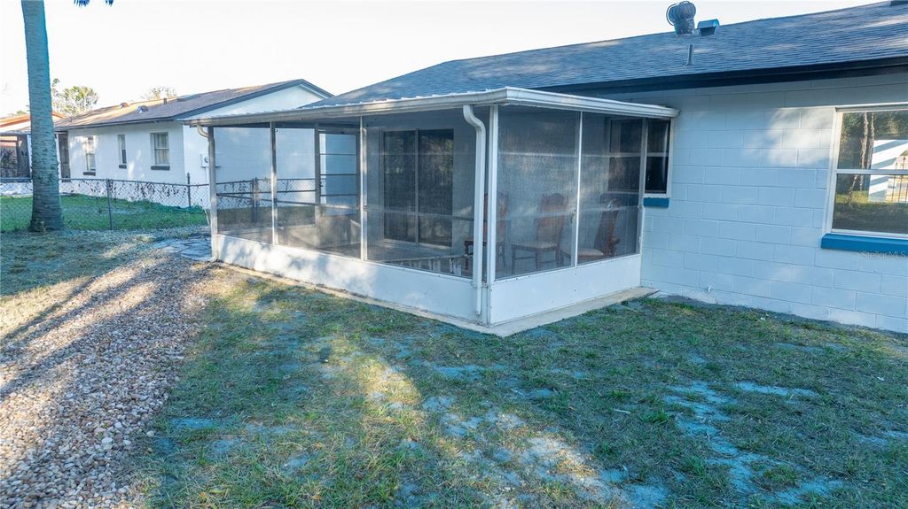 Image 10 of property listing at 4612 CHATEAU ROAD, Orlando, FL 32808