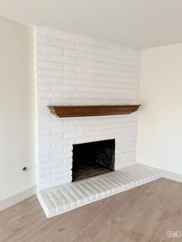 5820 Patton Way, Bakersfield, CA 93308