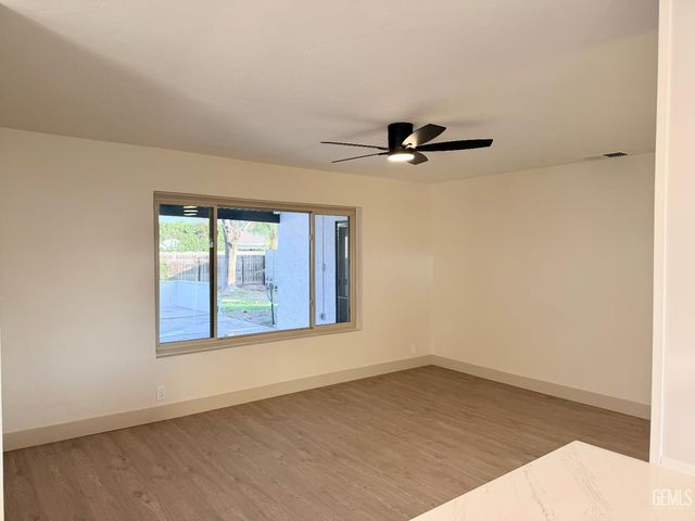 5820 Patton Way, Bakersfield, CA 93308