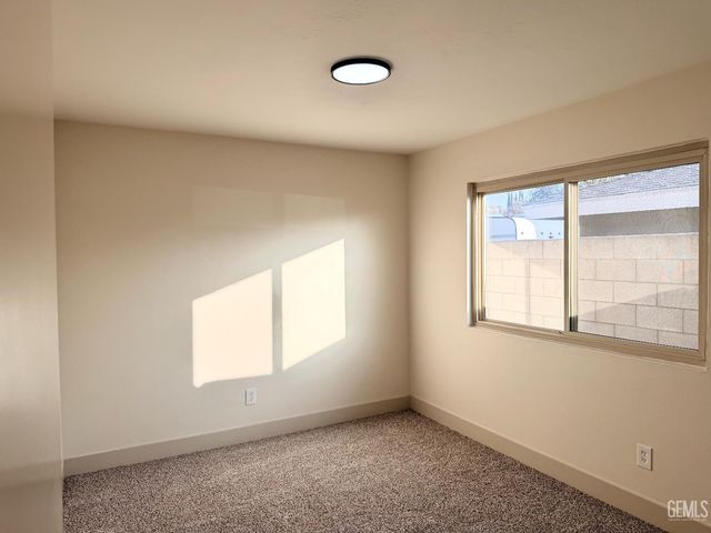 5820 Patton Way, Bakersfield, CA 93308