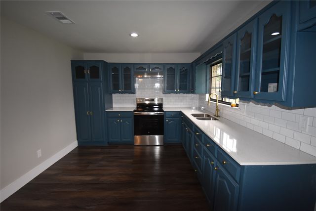 4918 Stagecoach Lane, Garland, TX 75043
