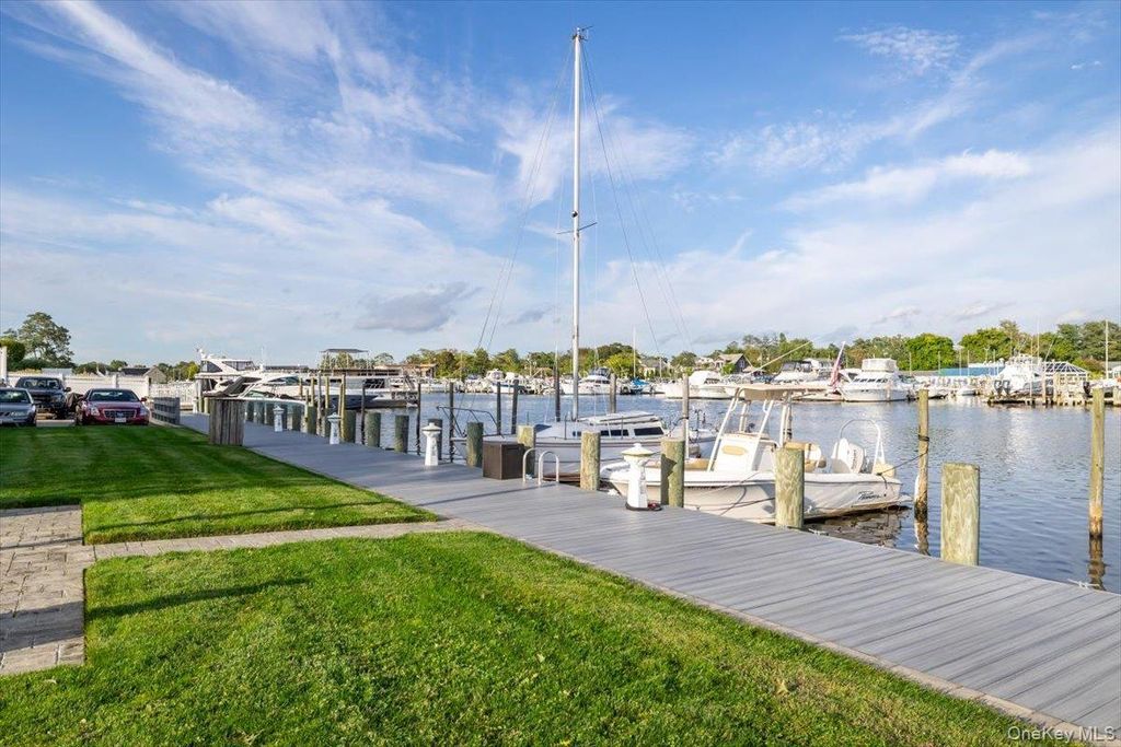 263 River Avenue 19, Patchogue, NY 11772 — photo 2