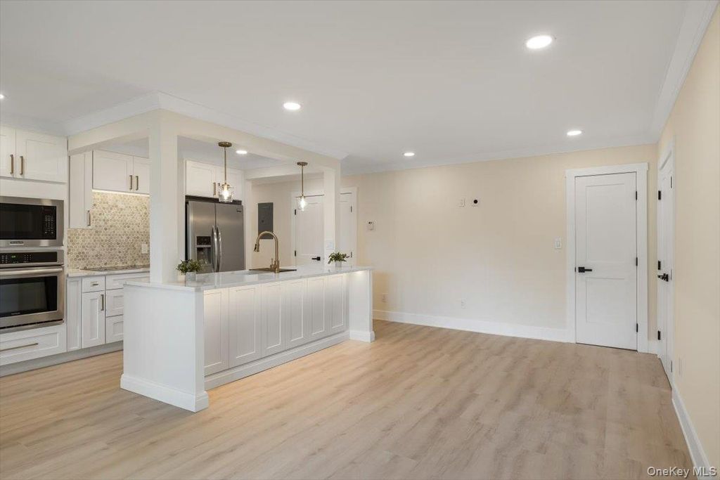 263 River Avenue 19, Patchogue, NY 11772 — photo 5