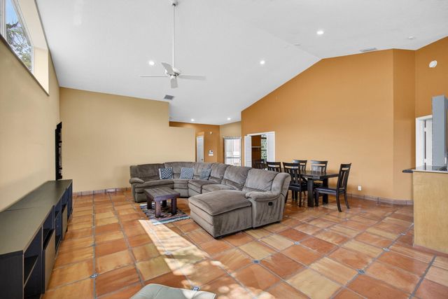 1404 Mahogany Place, Palm Beach Gardens, FL 33418