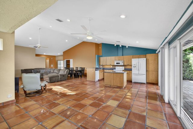 1404 Mahogany Place, Palm Beach Gardens, FL 33418