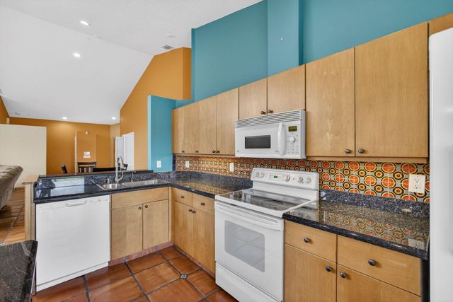 1404 Mahogany Place, Palm Beach Gardens, FL 33418