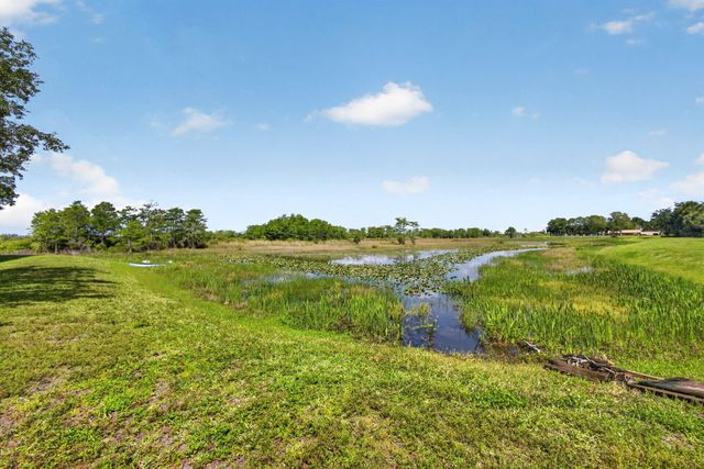 1404 Mahogany Place, Palm Beach Gardens, FL 33418