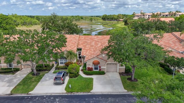 1404 Mahogany Place, Palm Beach Gardens, FL 33418