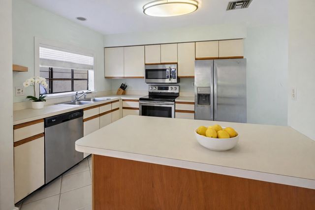 124 Chelsea Lane S, Plantation, FL 33324