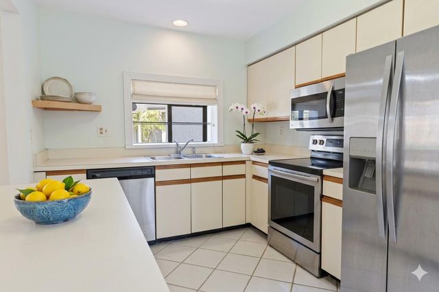 124 Chelsea Lane S, Plantation, FL 33324