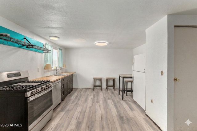 16029 N 70TH Avenue, Peoria, AZ 85382