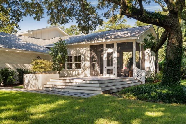 340 Molasses Lane, Mount Pleasant, SC 29464