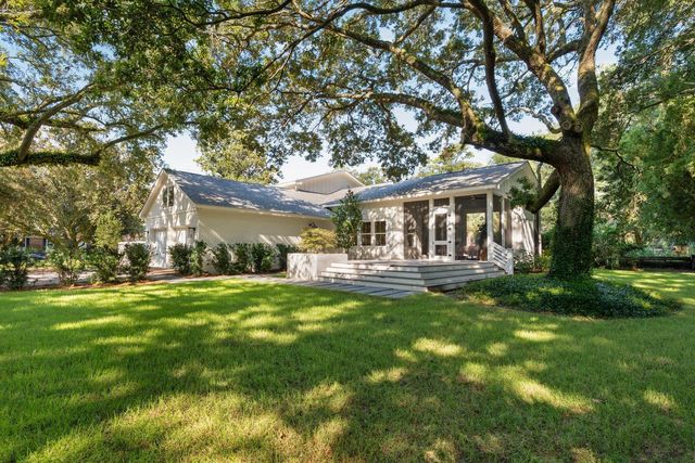 340 Molasses Lane, Mount Pleasant, SC 29464