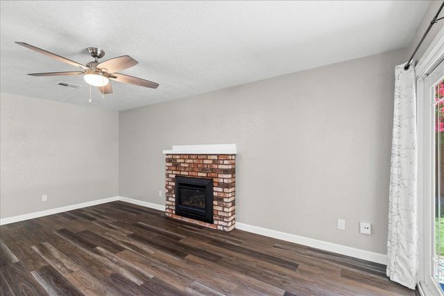 1016 Lillian Dr, Modesto, CA 95355