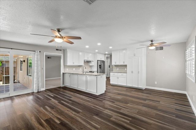 1016 Lillian Dr, Modesto, CA 95355
