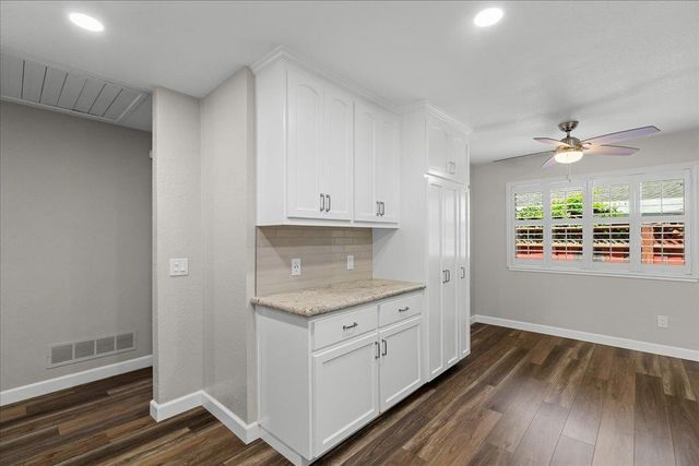1016 Lillian Dr, Modesto, CA 95355