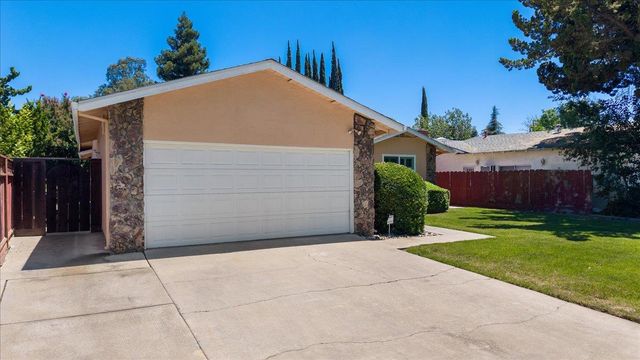 1016 Lillian Dr, Modesto, CA 95355
