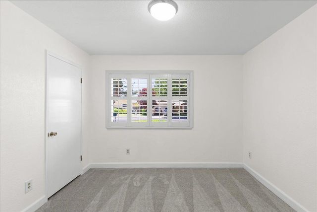 1016 Lillian Dr, Modesto, CA 95355