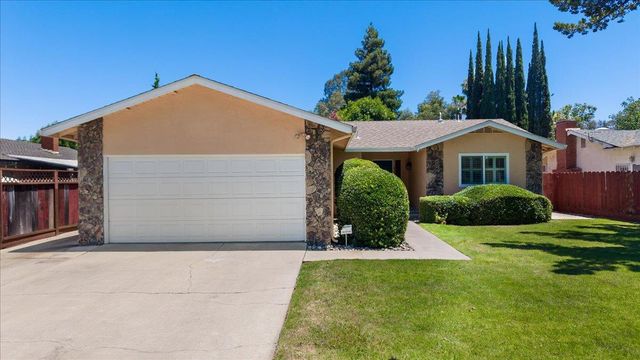 1016 Lillian Dr, Modesto, CA 95355